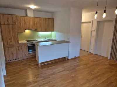 3-Zimmer-Wohnung mieten in Neunkirchen – 54 m², € 685 – Bild 2 von 12