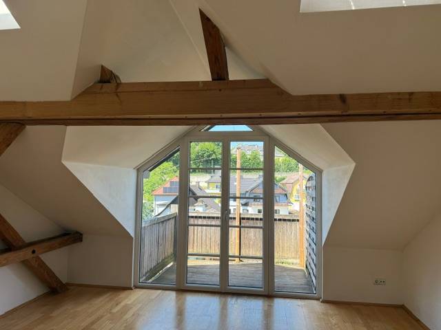 Dachgeschosswohnung in Grünlage - 70 m² - mit Balkon | Gmunden, Gmunden