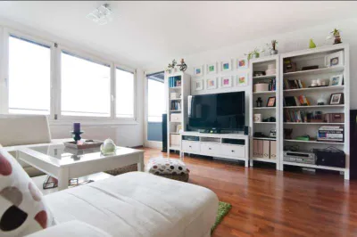 möblierte 3 Zimmer-Wohnung mit 180° Panoramablick – Bild 3