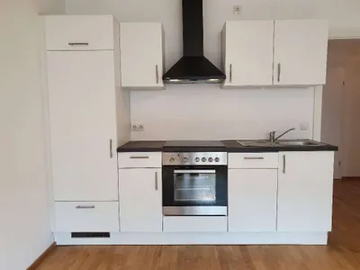 Gut geschnittene 3-Zimmer-Wohnung mit zentralem Vorraum, 4. Obergeschoss mit Lift – Bild 3