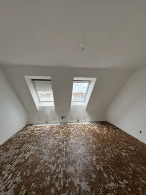 1030! Wohnen über den Dächern Wiens: "Sanierte 4-Zimmer-Dachgeschoss-Maisonette & Terrasse ab Oktober 26!" – Bild 3