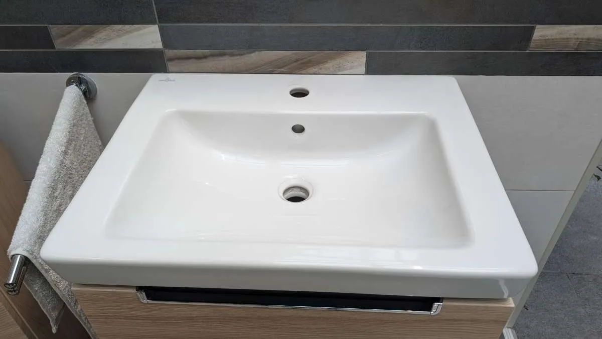 Badezimmermöbel - Badezimmer / WC