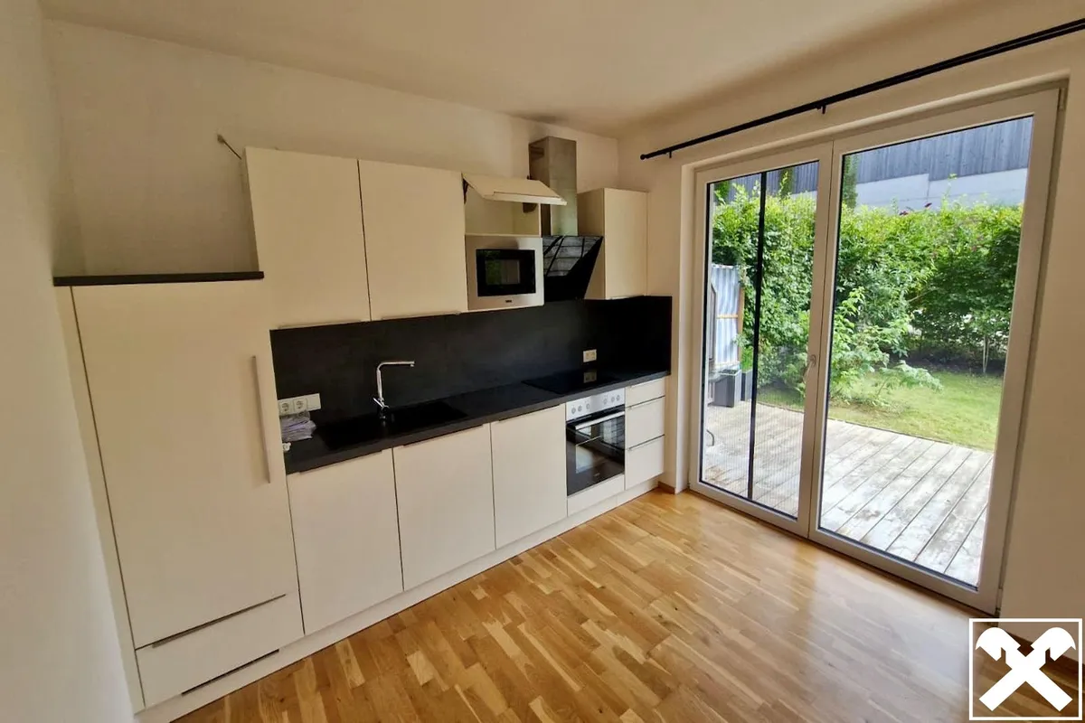 Neuwertige Gartenwohnung mit Sonnenterrasse – pohled 3