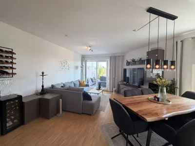 Jagdschlossgasse - 3 Zimmer Neubau mit Stellplatz und Loggia zu vermieten – Bild 2