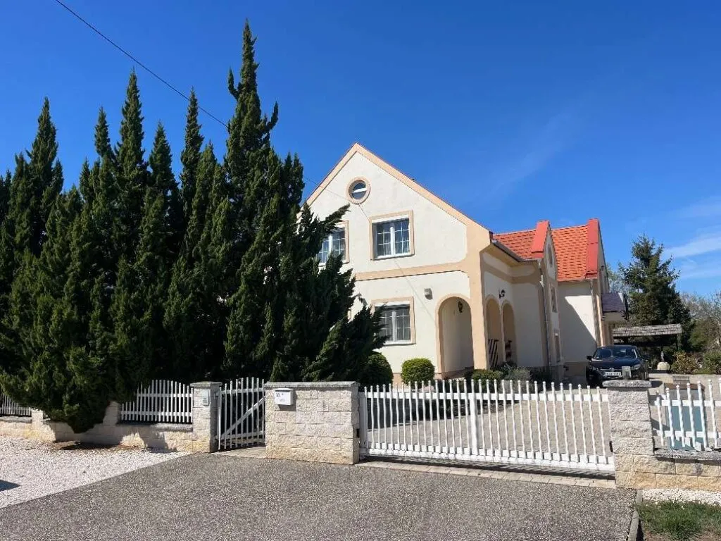 Haus – Pinnye, Győr-Moson-Sopron vármegye