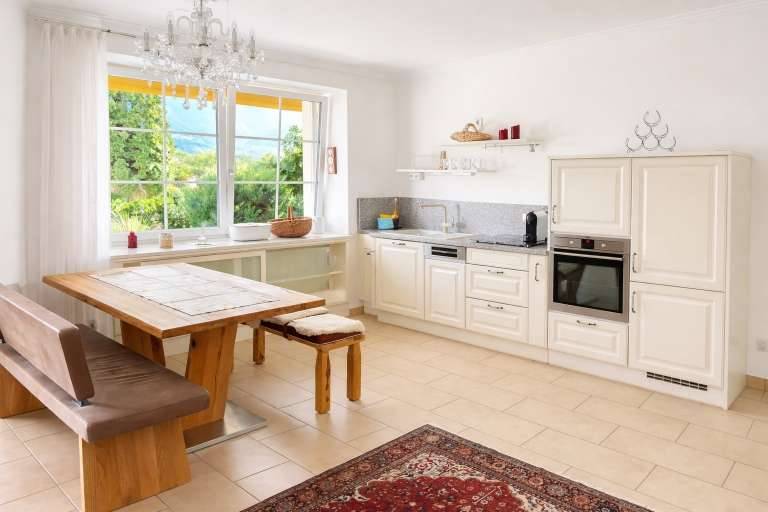 Anlegerwohnung in Seenähe mit großzügiger Terrasse & Garten - Ansicht 2