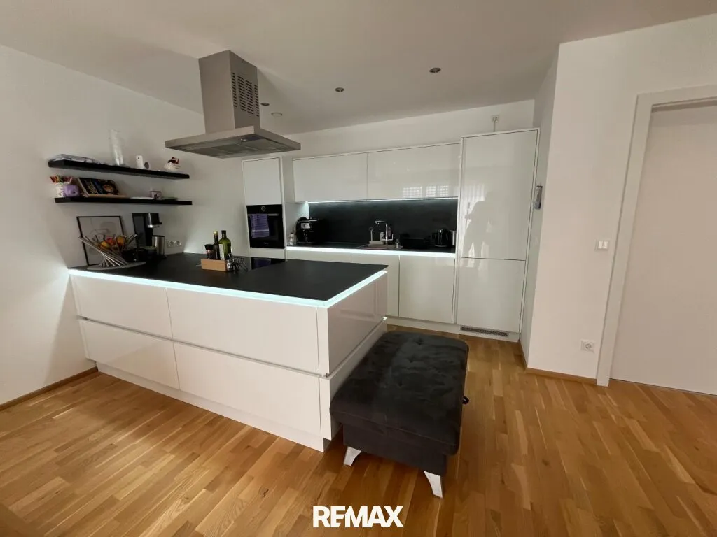 Traumhaftes Wohngefühl - top ausgestattetes Haus mit gemütlicher Terrasse, Garten und 2 Autoabstellplätzen! - Ansicht 3