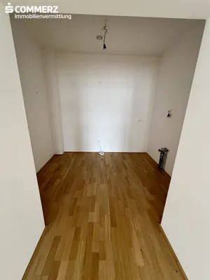 2-Zimmer-Wohnung mieten in Wiener Neustadt – 72,05 m², € 985 – Bild 3 von 9
