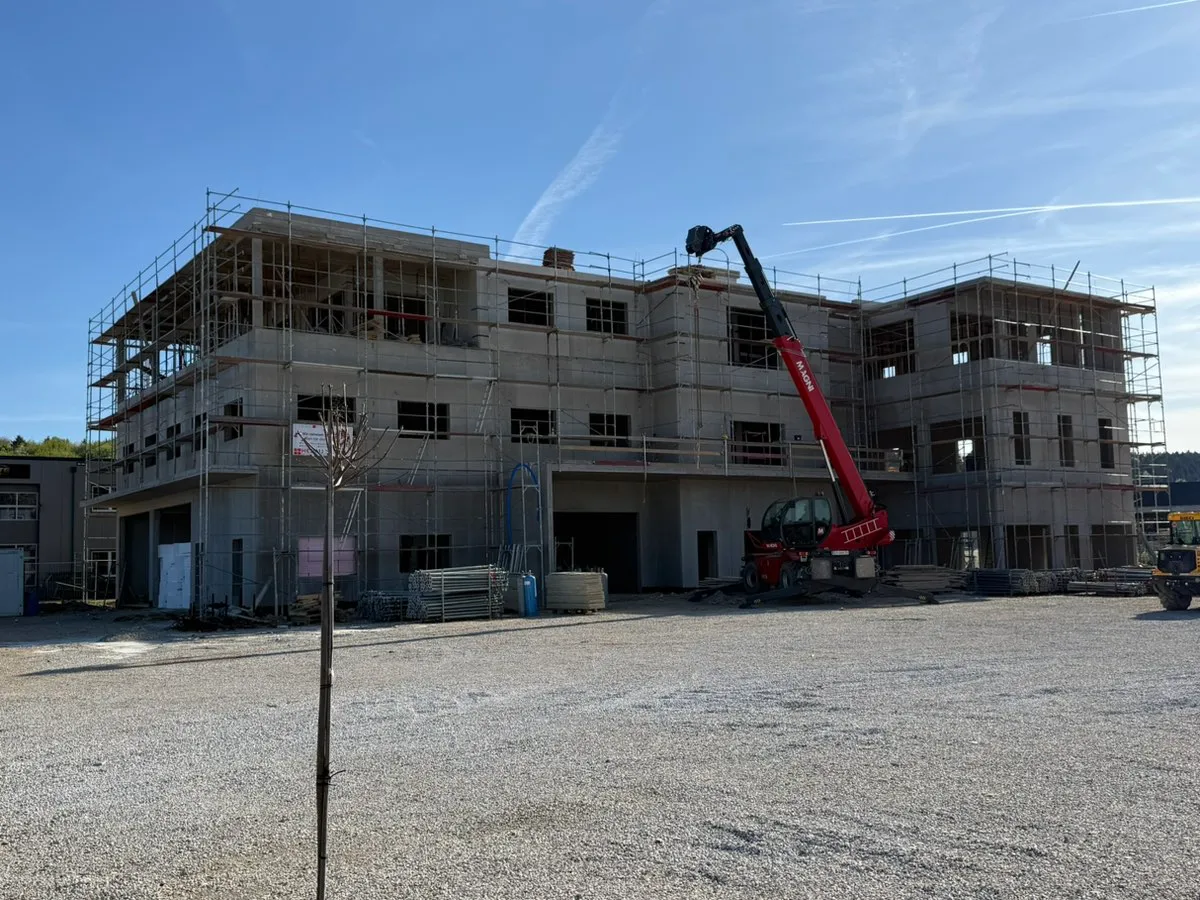 Flexible Geschäftsflächen im 1. Obergeschoss in Regau zu vermieten - 267 m² & 358 m² - Prikaz 3