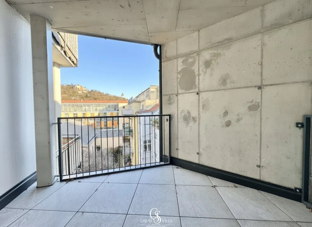 Stilvolle Wohnung mit Balkon und beeindruckendem Blick auf den Schlossberg - Widok 3