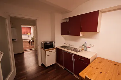 5-Zimmer-Immobilie mieten in Wien – 100 m², € 220 – Bild 2 von 6