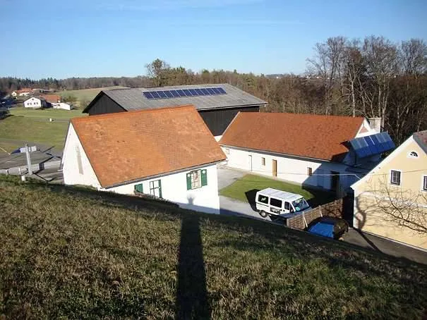 Autoplatz für ca. 15 Autos mit Hagelnetz zu vermieten ...... Abgesperrt und nachts beleuchtetet netto € 400. - – pohled 3