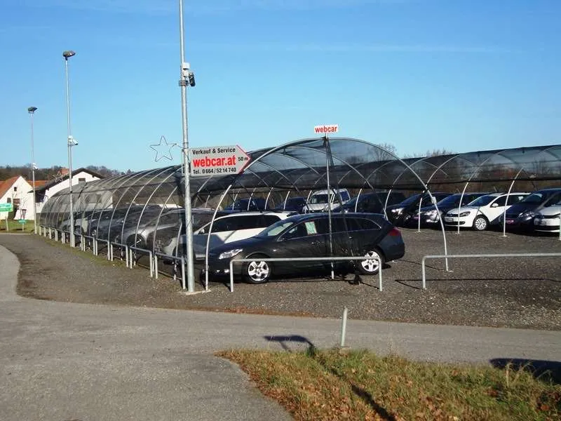 Autoplatz für ca. 15 Autos mit Hagelnetz zu vermieten ...... Abgesperrt und nachts beleuchtetet netto € 400. - – pohled 2