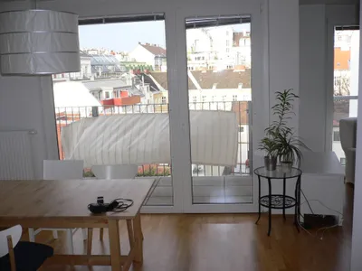 Wunderschöne 2 Zimmer DG Wohnung in Top Lage!