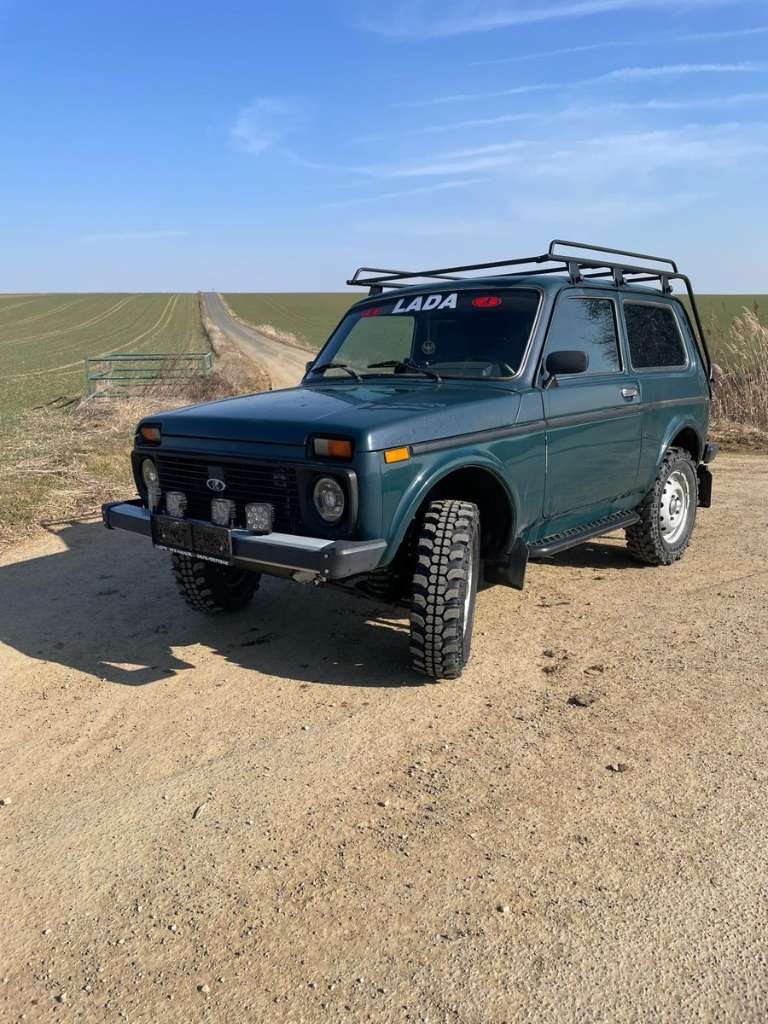 Lada Taiga Lada Niva 4x4 1,7 Geländewagen SUV / Geländewagen