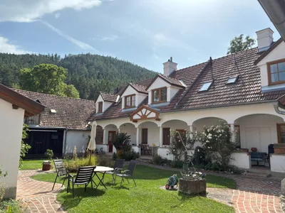 2-Zimmer-Wohnung mieten in Neunkirchen – 84 m², € 842