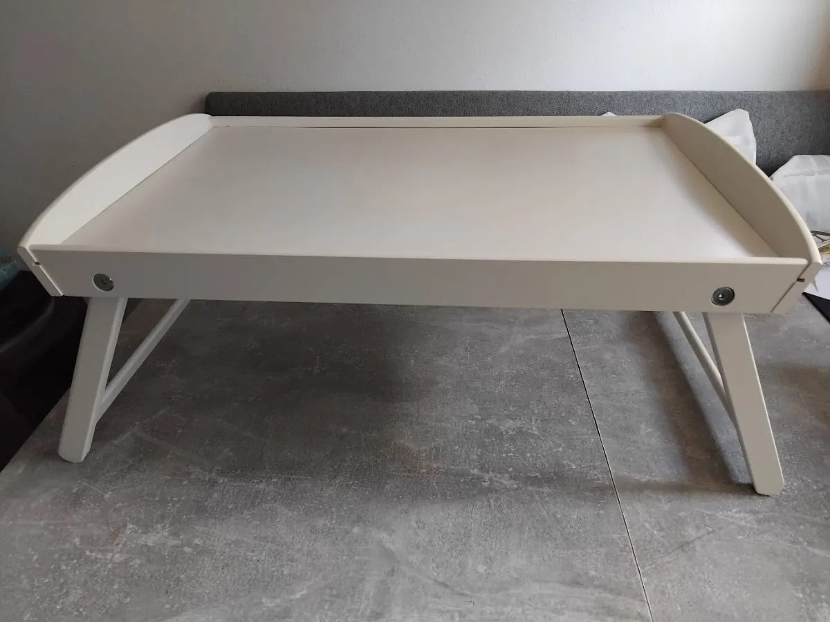 Ikea Klappbares Bett-Tablett Servierplatte, € 10,- (6020 Innsbruck)