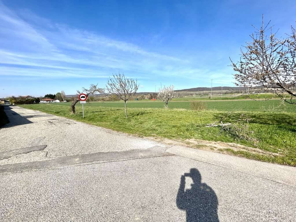Kleine, ruhige Baugrundstücke in Winden am See - einmalige Gelegenheit!, Winden am See