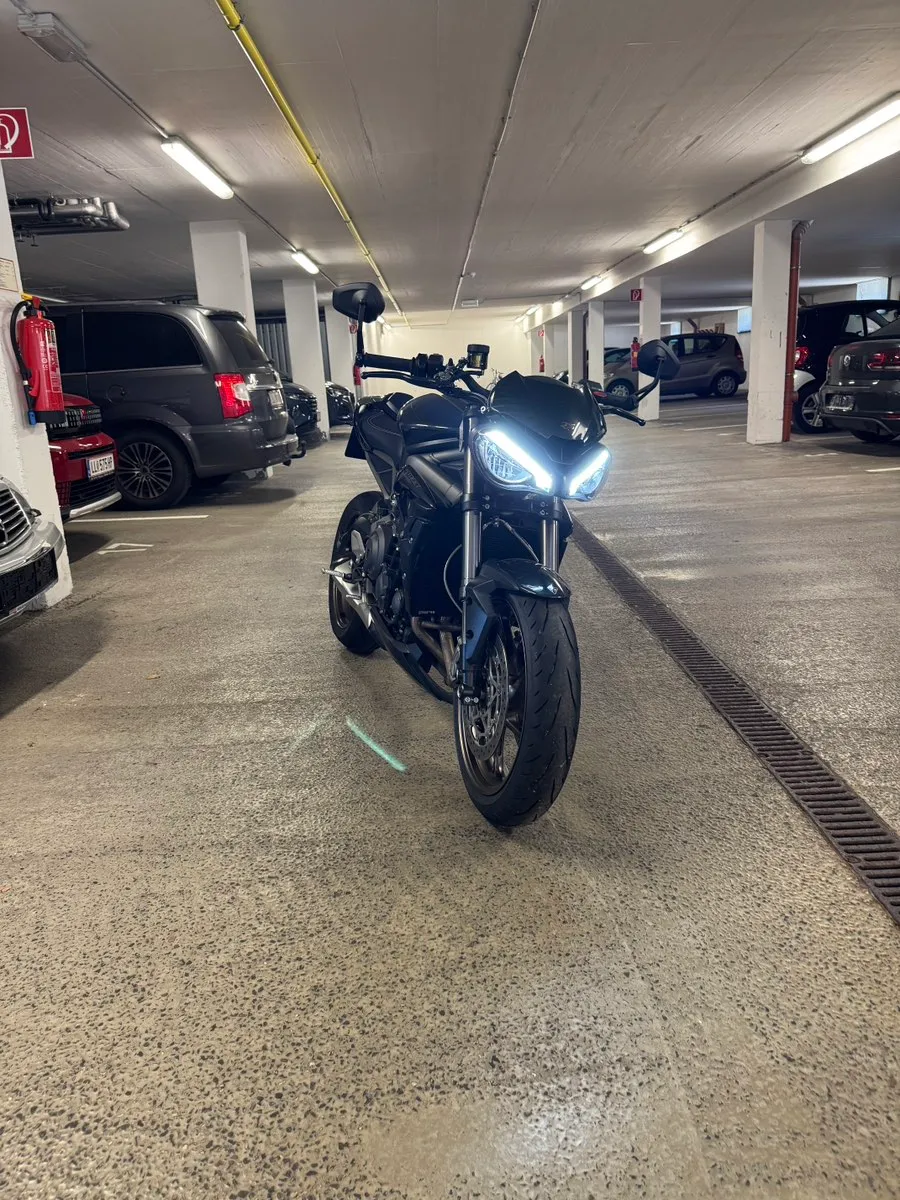 Triumph Street Triple