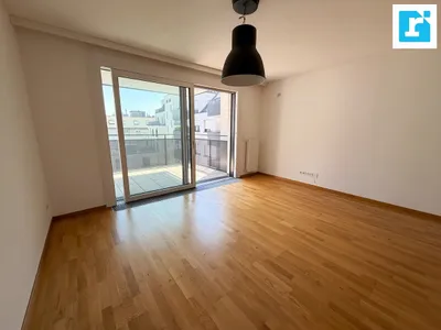 Traumhafte Stadtwohnung mit Balkon und Garage – Bild 3