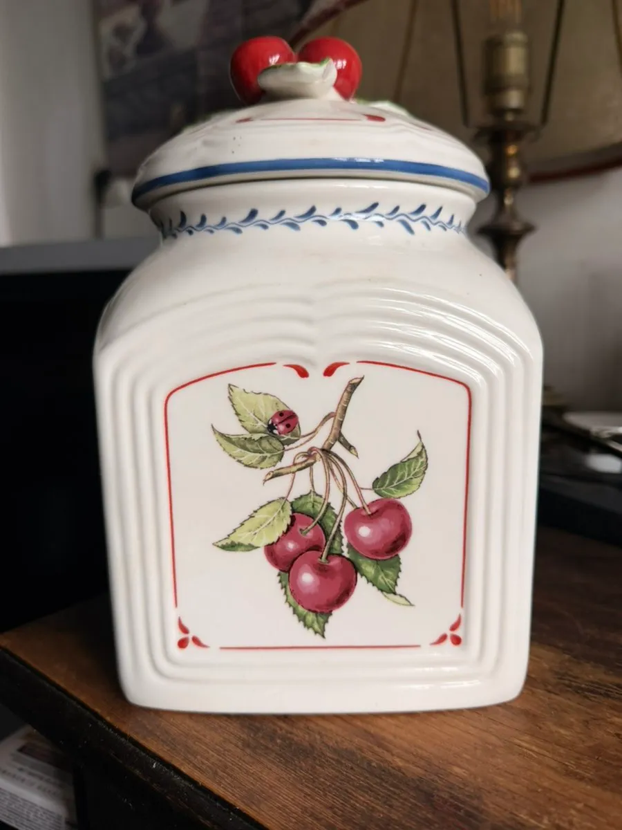 Villeroy & Boch Cottage Charm Vorratsdose / Keksdose groß (Kirsche), € 85,- (5340 Sankt Gilgen)