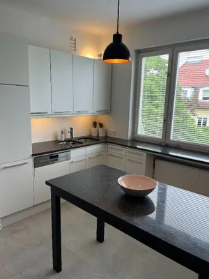 Südseitiges Penthouse im Cottageviertel | 130 m² + 20 m² Balkon + Garage – Bild 3