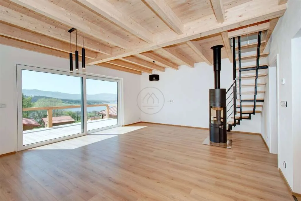 Ferienhaus mit vier Schlafzimmern, Terrasse und Seeblick - Horní Planá - Vista 3