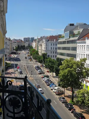 Charmante Altbau-Hauptmietwohnung mit kleinem Balkon in bester Lage des 5. Bezirks – Bild 3