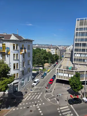 Charmante Altbau-Hauptmietwohnung mit kleinem Balkon in bester Lage des 5. Bezirks – Bild 2