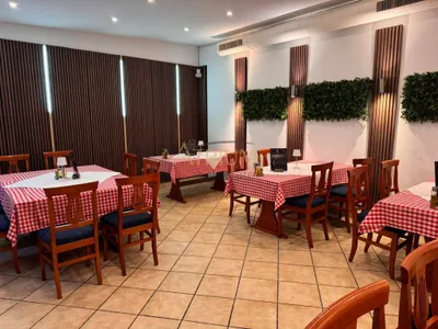 Gewerbeimmobilie mieten in Wien – 234 m², € 2.500 – Bild 2 von 2