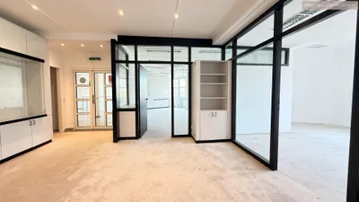 10-Zimmer-Gewerbeimmobilie mieten in Bruck an der Leitha – 353 m², € 4.402 – Bild 2 von 15