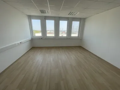 5-Zimmer-Gewerbeimmobilie mieten in Mödling – 152 m², € 1.945 – Bild 8 von 9