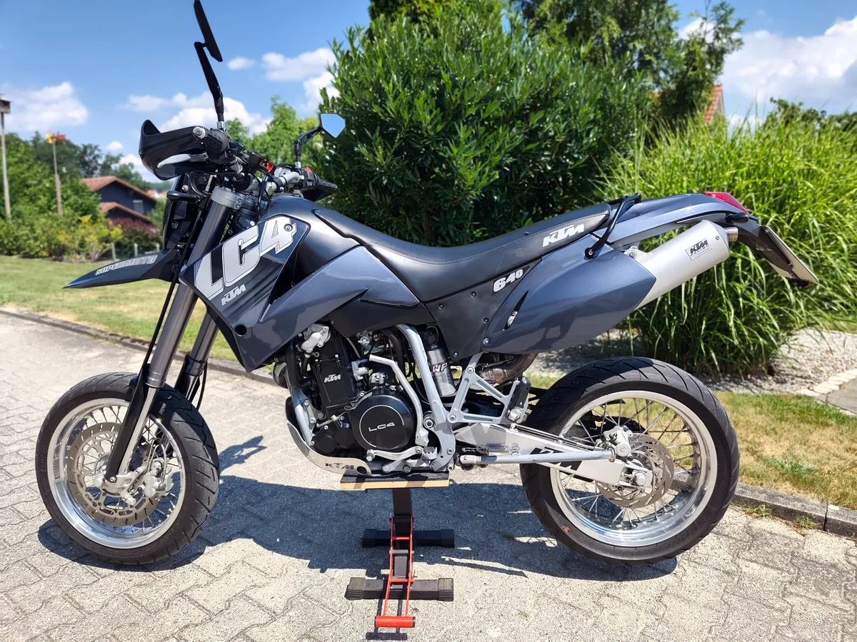 KTM 640