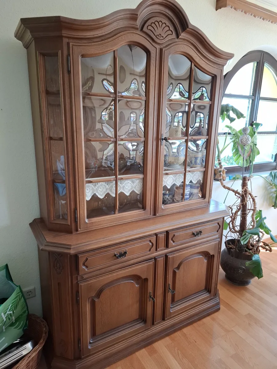 ABVERKAUF Vitrine In Eiche rustikal, € 180,- (2384 Breitenfurt bei Wien)