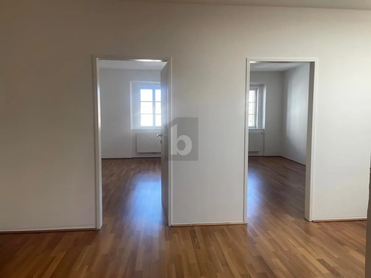 URBANES LOFT-FEELING ÜBER DEN DÄCHERN VON LINZ – pohled 3