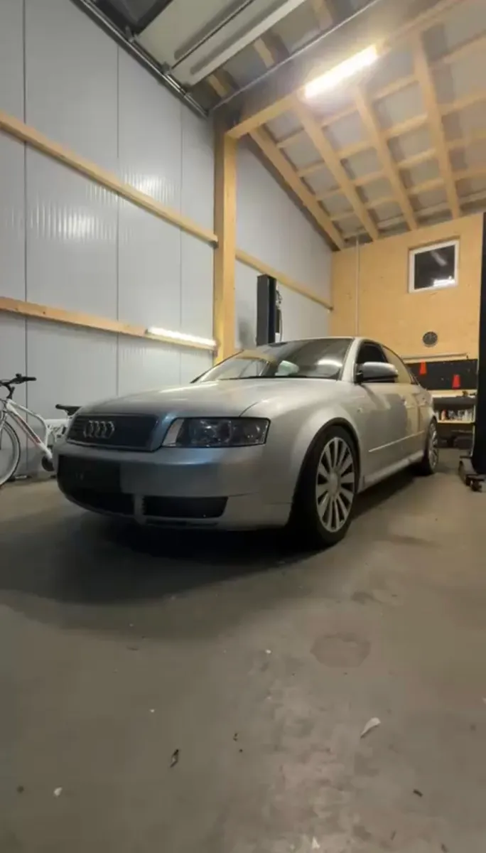 Audi A4 2001 – € 2.000, 255 000 km – Bild 1 von 1