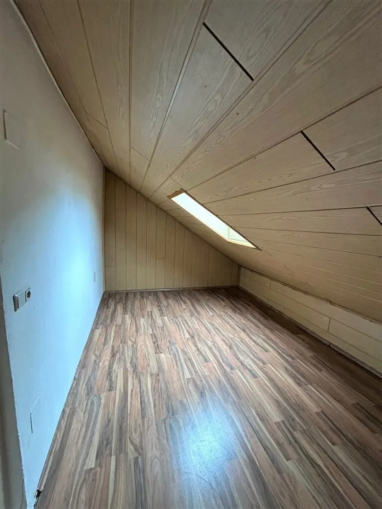Helle Dachgeschosswohnung mit Gartennutzung gelangt zur Miete in Pottschach! – pohled 3