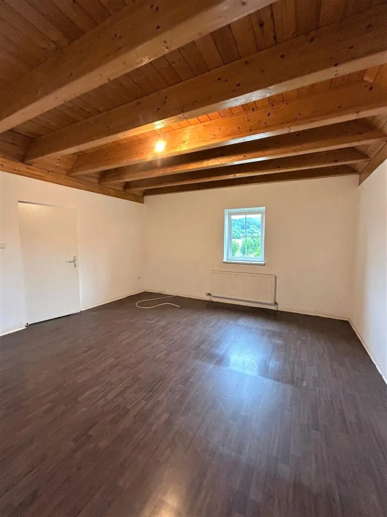 Helle Dachgeschosswohnung mit Gartennutzung gelangt zur Miete in Pottschach! – pohled 2