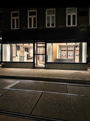 Gewerbeimmobilie mieten in Wien – 100 m², € 2.445