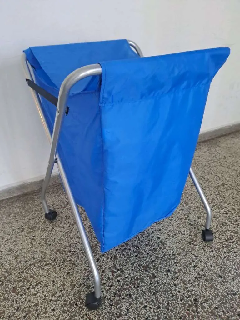 Wäschekorb Aufbewahrung rollbar Wäsche Korb klappbar rollbar Räder Metall Aufbewahrung Box Möbel Einrichtung Ikea, € 9,- (6020 Innsbruck)