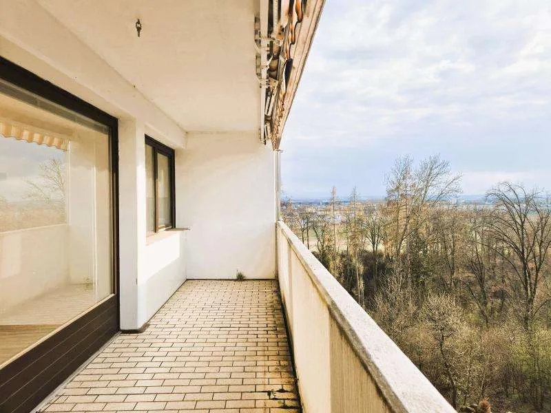 Leonding - Gaumberg! Sonnige und ruhig gelegene 3-Zimmer-Wohnung, 79 m² inkl. Loggia, Küche möbliert, Parkplatz! - Widok 3