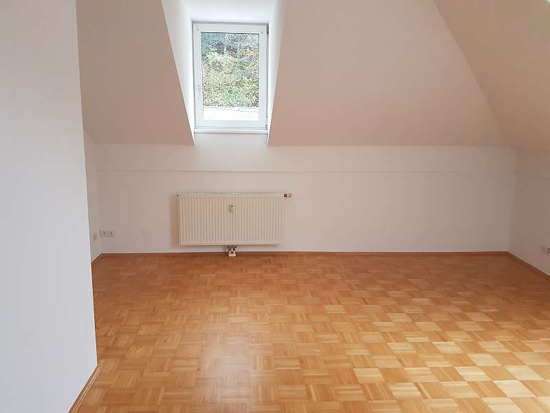 Schöne zentral gelegene Drei-Zimmer-Wohnung, 99 m², € 513 ...