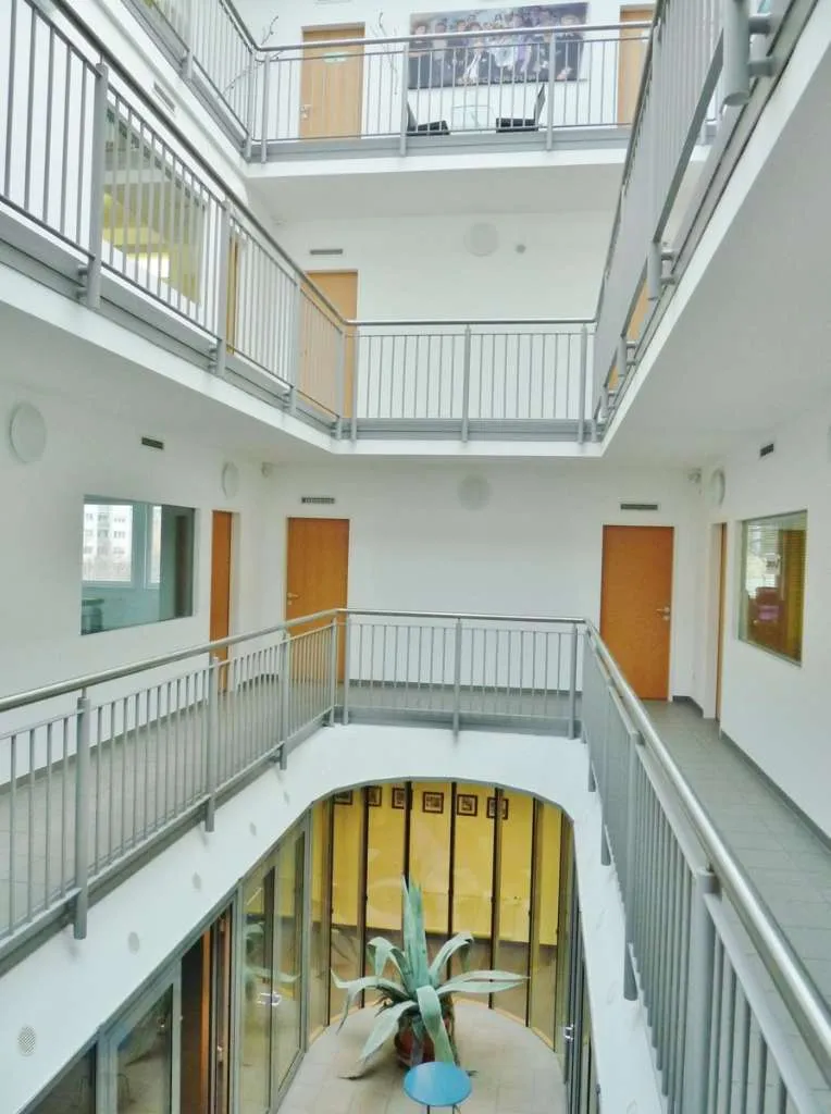 Äußerst gepflegtes Bürogebäude in Wien Simmering - Ansicht 2