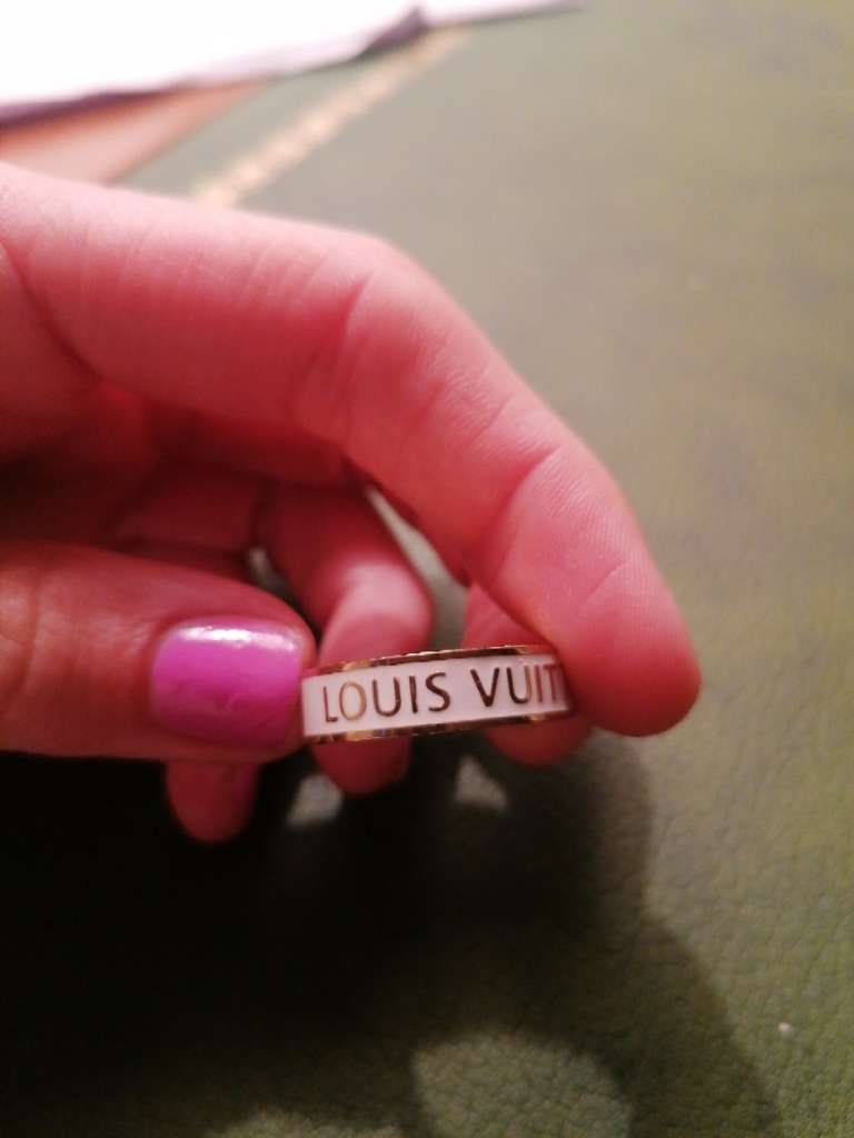 Louis Vuitton Ring, € 175,- (8081 Allerheiligen bei Wildon) - willhaben