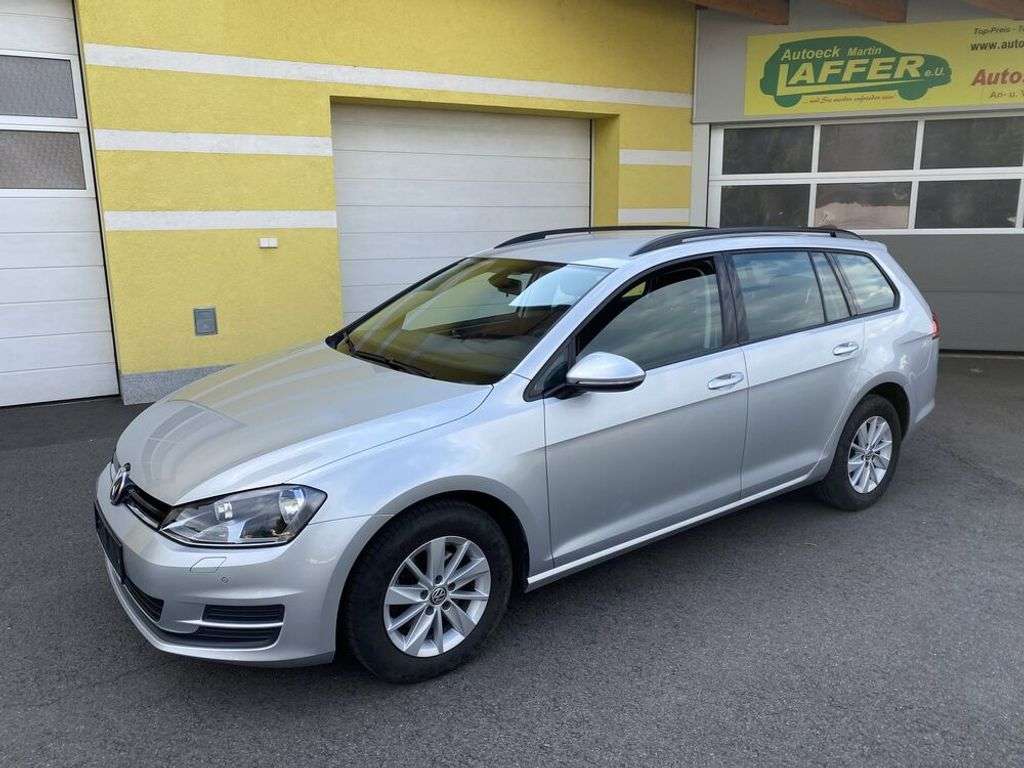 Volkswagen Golf Limousine in Silber gebraucht in Ennepetal für € 14.999