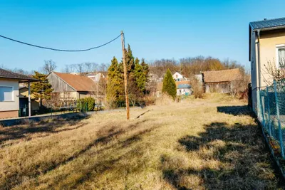 Grundstück kaufen in Gänserndorf – 2 050 m², € 280.000 – Bild 2 von 4
