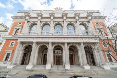 Gewerbeimmobilie mieten in Wien – 1 902 m², € 20 – Bild 2 von 8