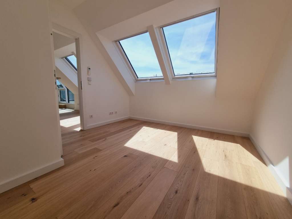 *NEU DG WOHNUNG* Zur befristeten Vermietung, 97 m², € 1.902,34, (1020