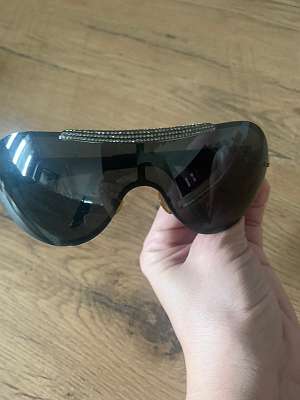 Valentino Sonnenbrille Damen, € 180,- (4048 Großamberg (Gde.: Puchenau)) -  willhaben