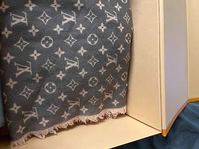 Louis Vuitton Schal Monogram Denim Blau, € 320,- (2700 Wiener Neustadt) -  willhaben